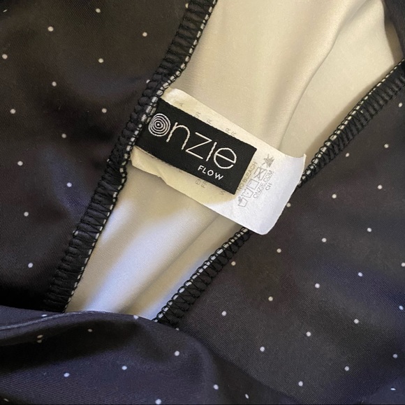 Onzie Grey Mini White Polka Dot High Rise Leggings - Picture 8 of 8